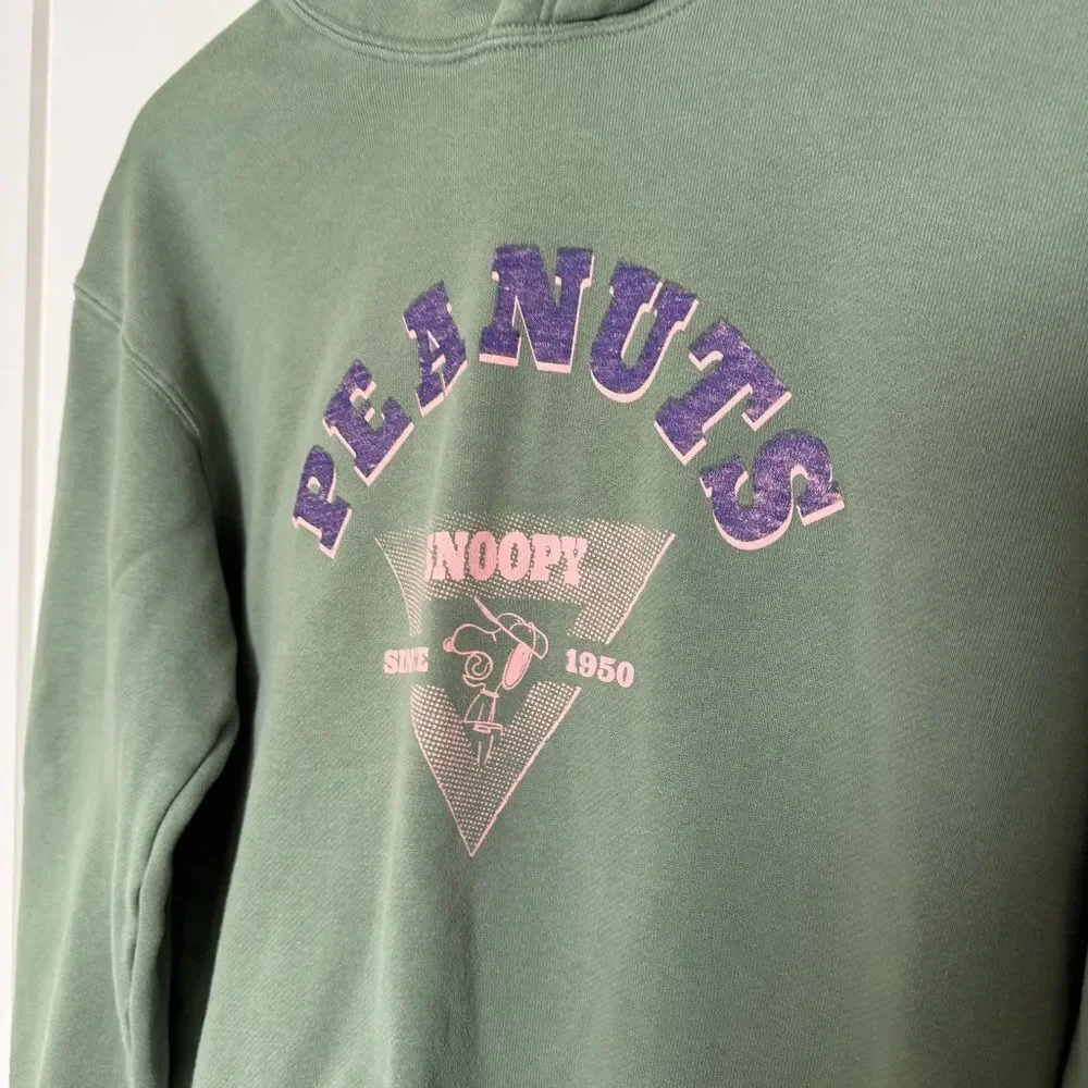 UT Uniqlo Sweatshirt Hoodie Youth Kids Unisex Sz 13 Green Peanuts Snoopy